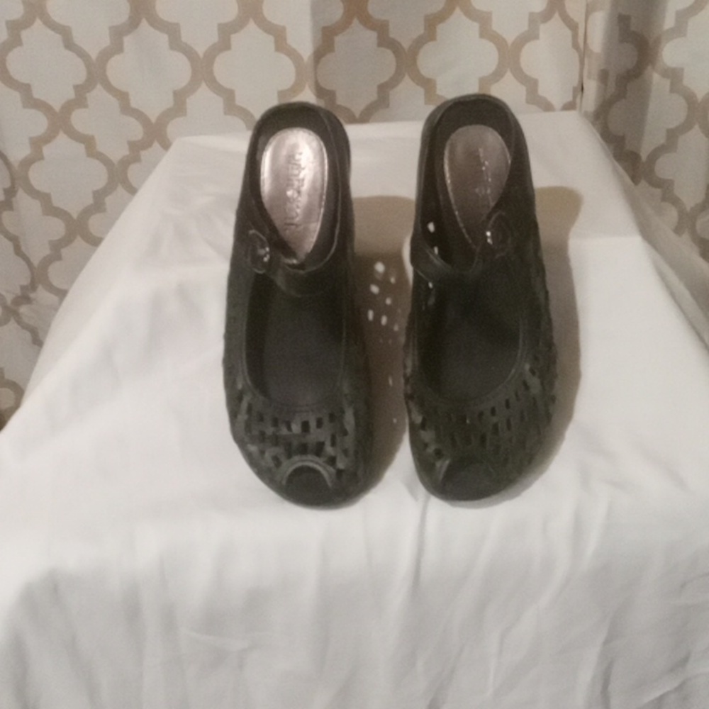 Black shoes